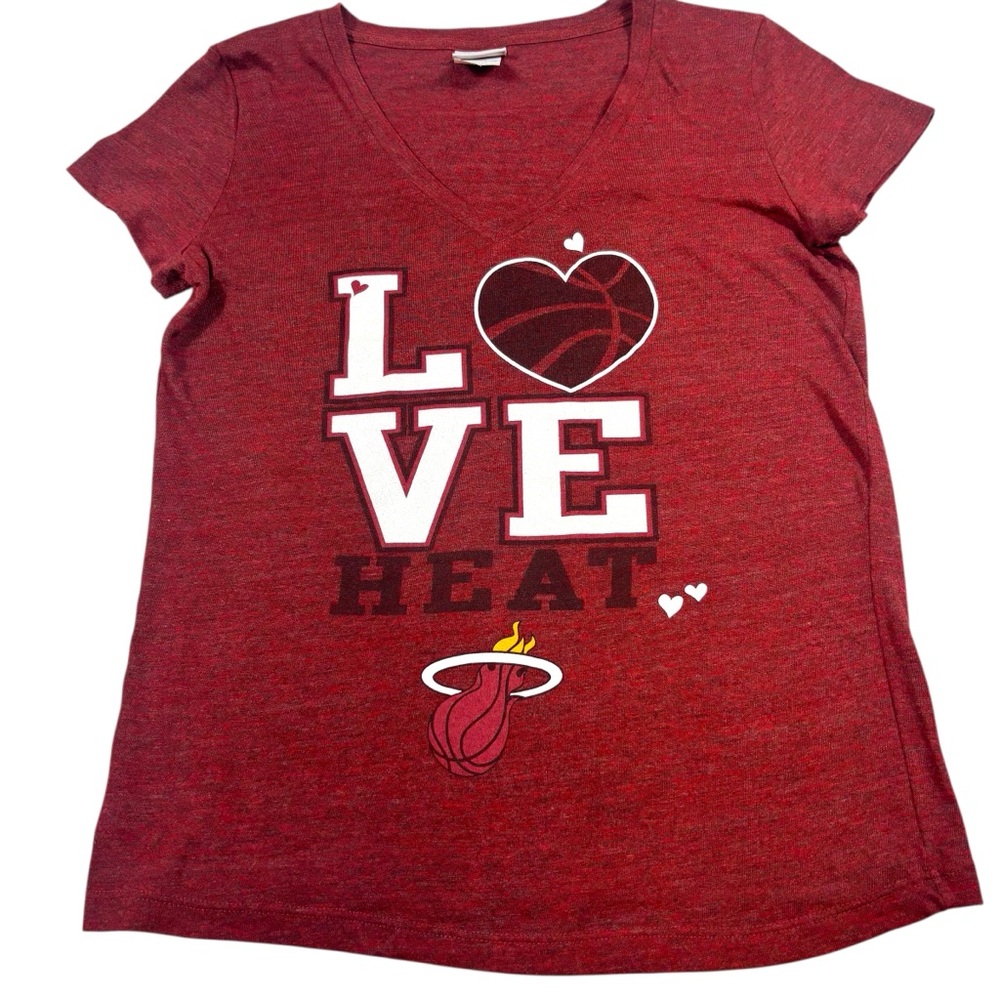 NBA Miami Heat Women T-shirt‎ Large Red Logo sports basketball V-Neck